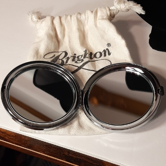 SALE! Brighton Vintage Silver/Multicolor Dragonfly Compact - Picture 7 of 15